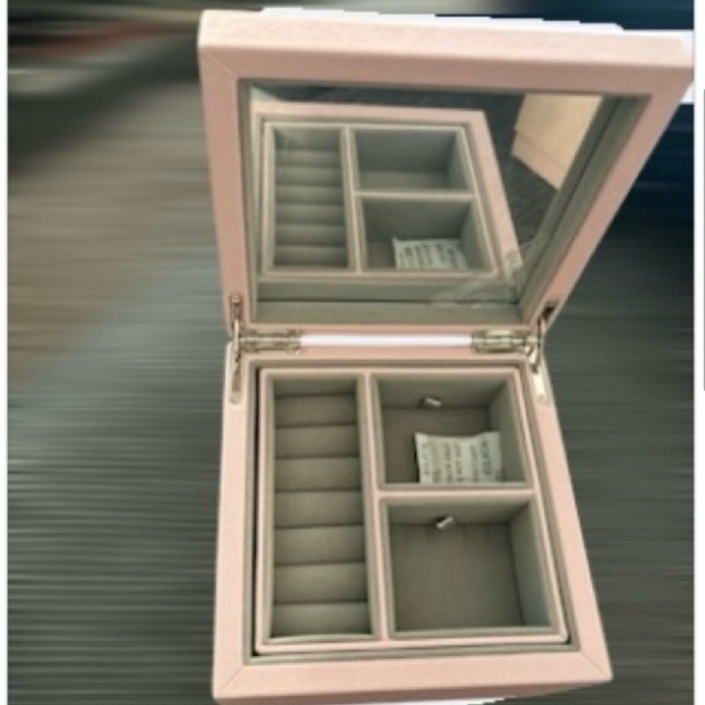 Pink Pandora medium jewelry box brand new - Picture 3 of 4
